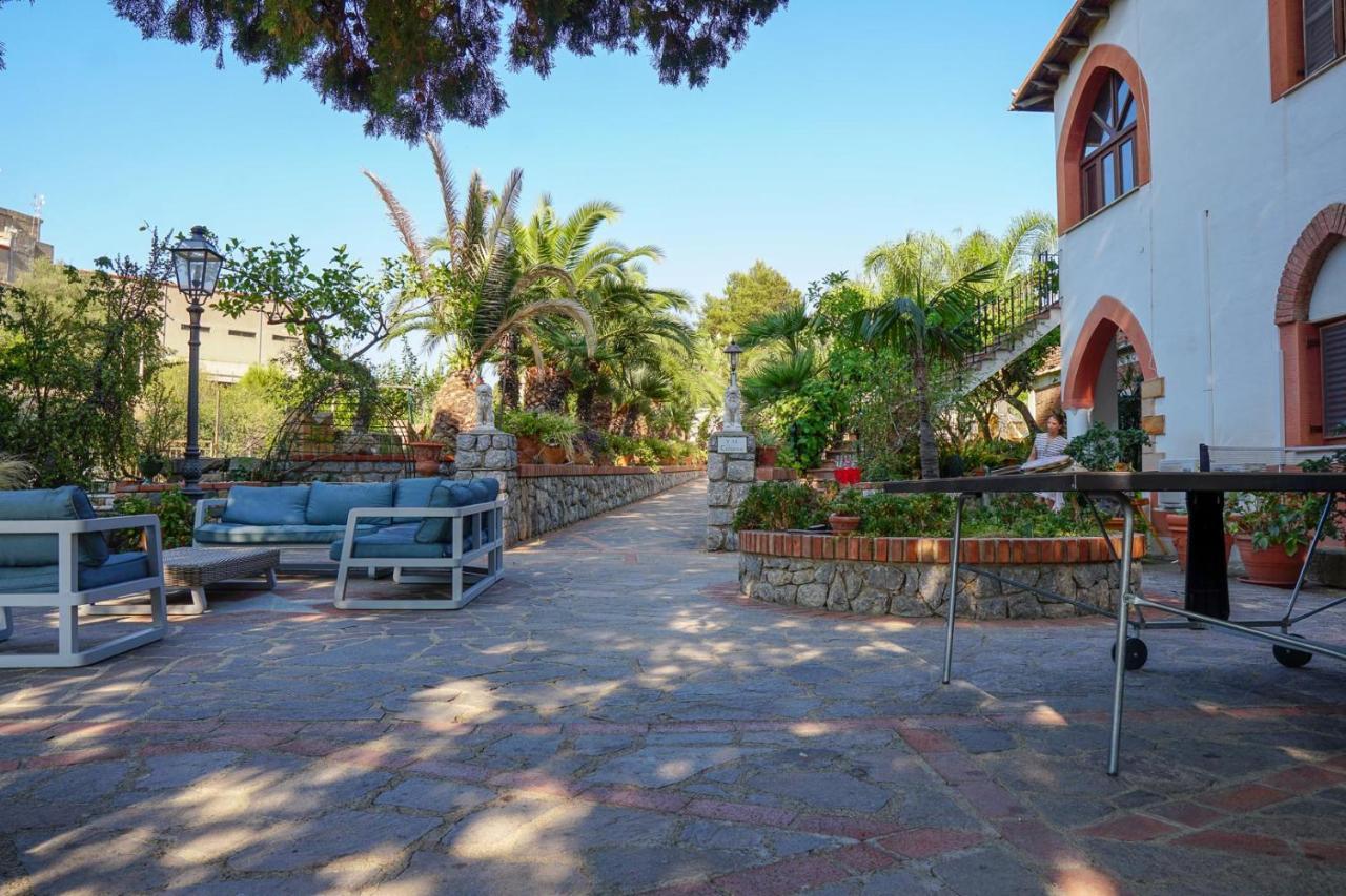 Villa Caterina - Solemar Sicilia チェファル エクステリア 写真
